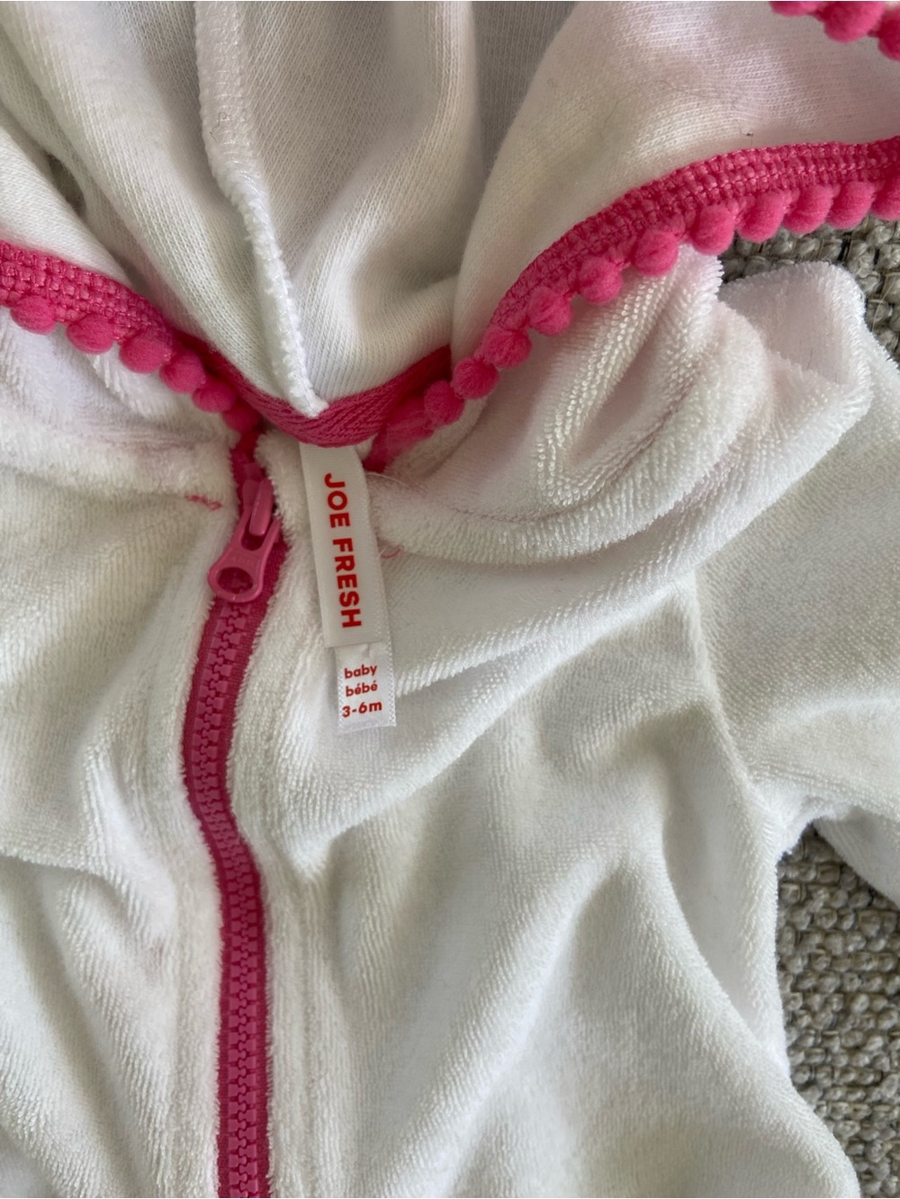 ⭐️ 10/$25 Bundle - White Hooded Kids Swim Coverup with Pink Trim NWOT - Picture 2 of 2